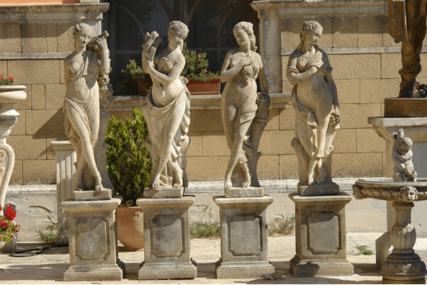 How To Choose The Right Pedestal For Your Sculptor