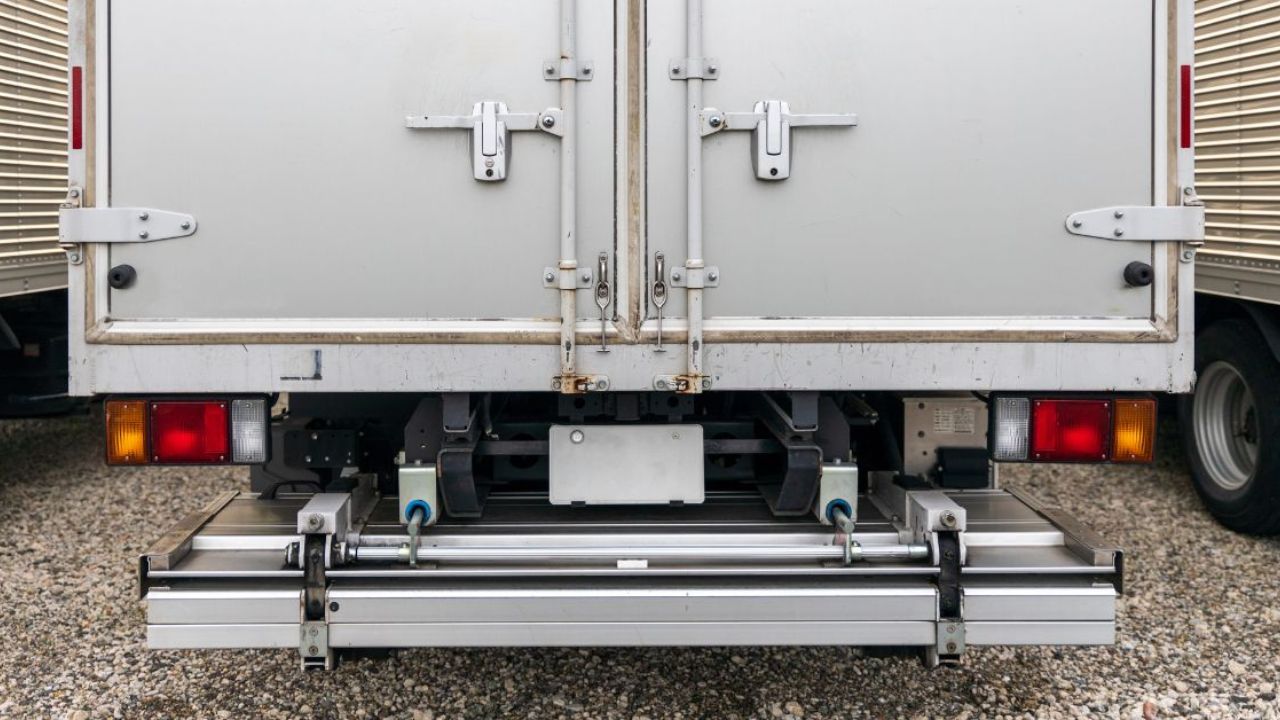 Todco Style 61196: The Center Hinge Revolutionizing Box Truck Doors